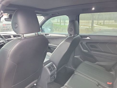 Used 2023 Volkswagen Tiguan SE R-Line image 27