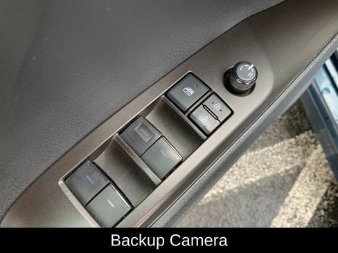 Used 2021 Toyota Camry SE image 13