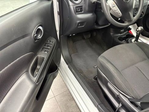 Used 2018 Nissan Versa SV FWD image 9