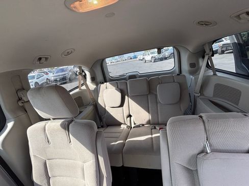 Used 2018 Dodge Grand Caravan SE w/ UConnect Hands-Free Group FWD image 14