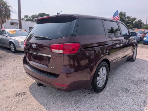 Used 2017 Kia Sedona LX FWD image 5