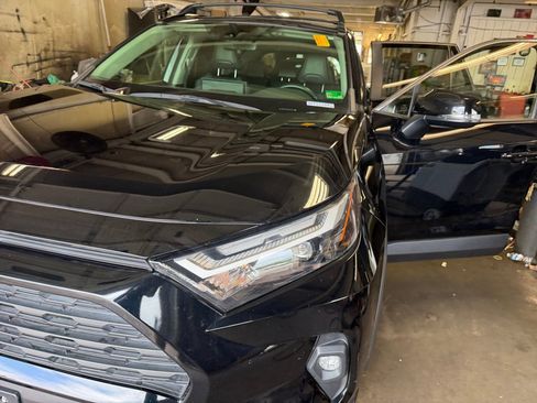 Used 2022 Toyota RAV4 XLE Premium AWD/4WD image 30