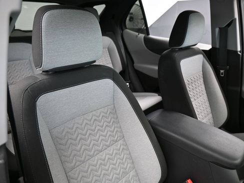 Used 2023 Chevrolet Equinox LS w/ Sport Edition image 37