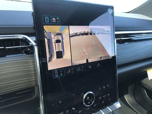 New 2025 GMC Sierra EV Denali AWD/4WD image 17