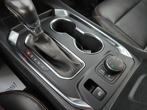 Used 2021 Chevrolet Traverse RS image 27