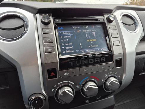 Used 2015 Toyota Tundra SR5 image 7