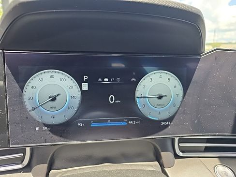 Used 2024 Hyundai Elantra SEL FWD image 13