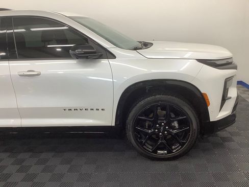 Used 2024 Chevrolet Traverse RS w/ LPO, Floor Liner Package AWD/4WD image 27