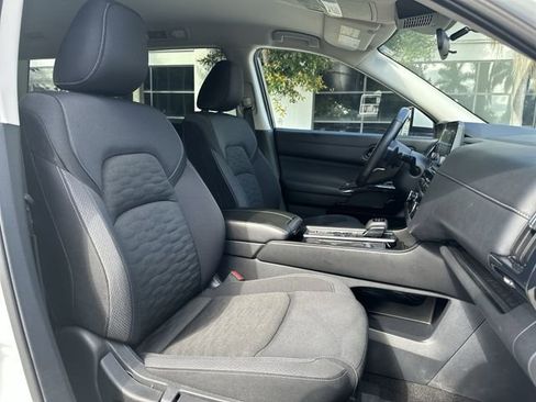 Used 2025 Nissan Pathfinder SV image 28