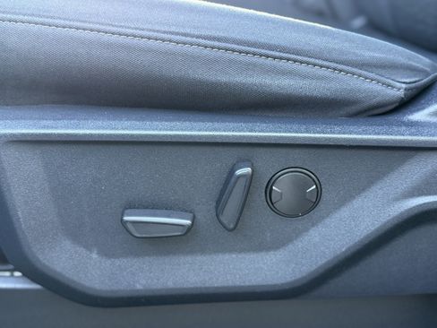 Used 2022 Ford F150 XLT w/ Equipment Group 302A High image 9