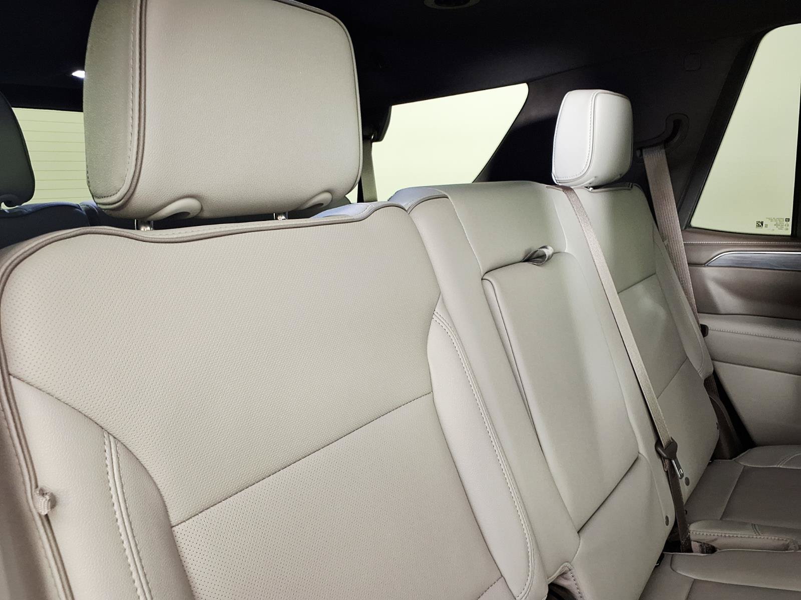 Used 2023 GMC Yukon SLT RWD image 13