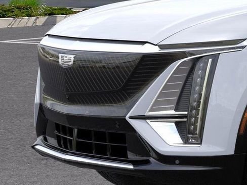 New 2026 Cadillac Lyriq Premium Luxury w/ LPO, Floor Liner Package AWD/4WD image 13
