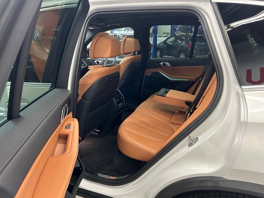 Used 2022 BMW X5 xDrive40i w/ Premium Package AWD/4WD image 19