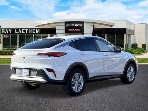 Used 2025 Buick Envista Preferred w/ Convenience I Package image 5