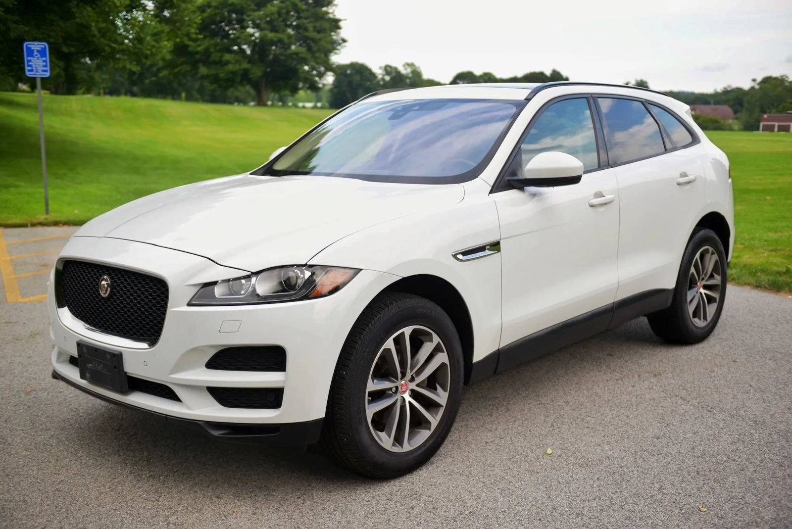 Used 2018 Jaguar F-PACE Premium AWD/4WD image 43