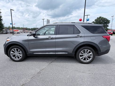 Used 2023 Ford Explorer Limited AWD/4WD image 5