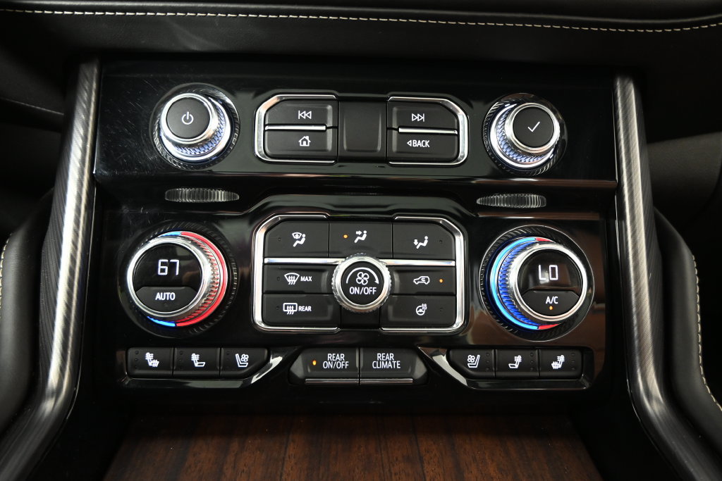 Used 2024 GMC Yukon XL Denali Ultimate AWD/4WD image 31