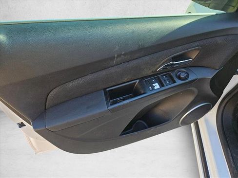 Used 2012 Chevrolet Cruze LT image 12
