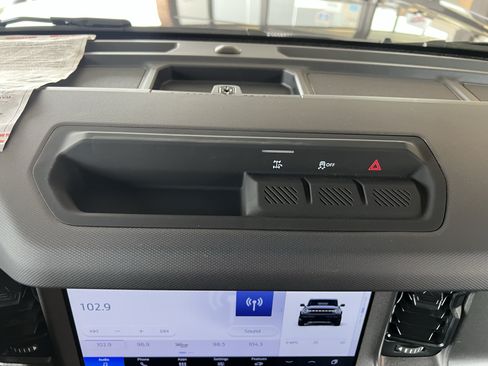 Used 2025 Ford Bronco 4-Door AWD/4WD image 26