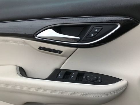 Used 2023 Buick Envision Essence AWD/4WD image 9