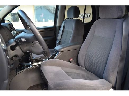 Used 2007 GMC Envoy SLE image 10