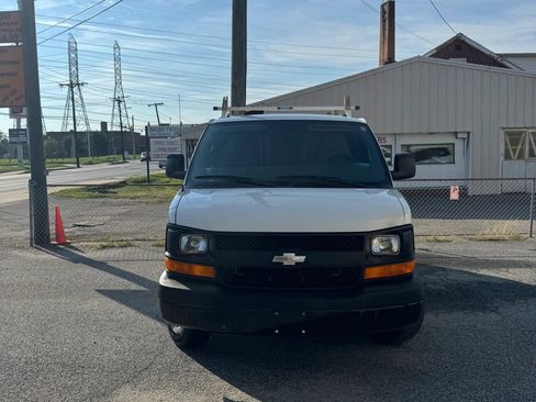 Used 2012 Chevrolet Express 2500 RWD image 2