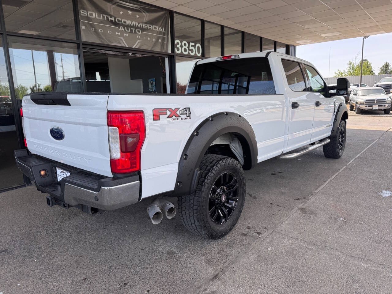 Used 2017 Ford F250 XLT w/ FX4 Off-Road Package AWD/4WD image 5