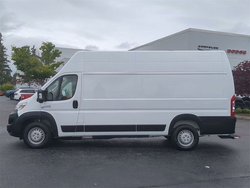 Used 2024 RAM ProMaster 3500 w/ Delivery Van Package image 2