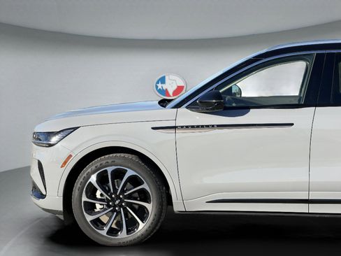 New 2026 Lincoln Nautilus Black Label image 32