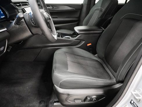 Certified 2025 Jeep Grand Cherokee Laredo w/ Luxury Tech Group I image 12