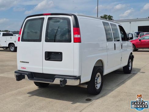 Used 2025 Chevrolet Express 2500 w/ Driver Convenience Package RWD image 7