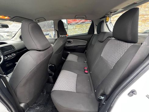 Used 2017 Toyota Yaris L image 15