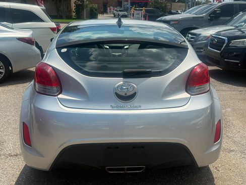 Used 2016 Hyundai Veloster FWD image 8