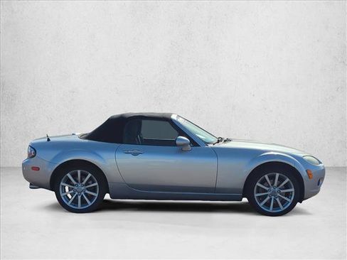 Used 2007 MAZDA MX-5 Miata Grand Touring w/ Premium Pkg image 18