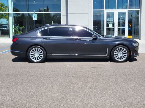 Used 2022 BMW 740i RWD image 4