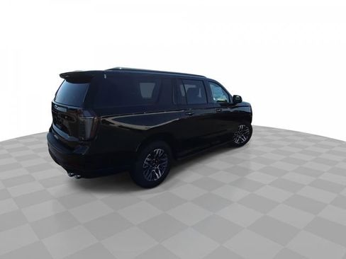 New 2025 Chevrolet Suburban Z71 w/ Z71 Off-Road Package image 8