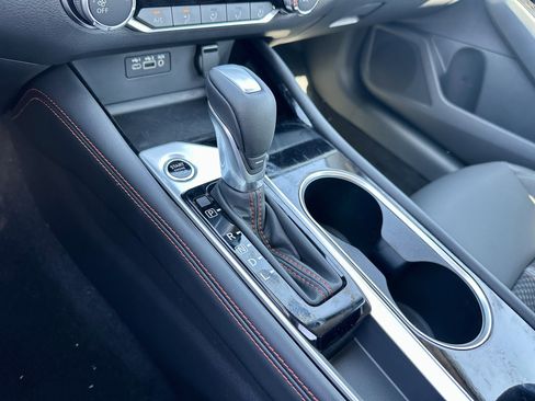 Used 2025 Nissan Altima 2.5 SR image 28