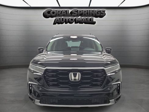 Certified 2025 Honda Pilot Touring image 2