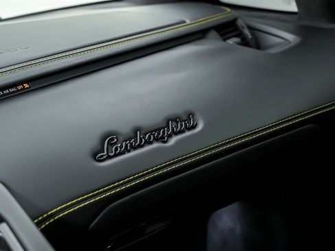 Used 2018 Lamborghini Aventador S AWD/4WD image 26