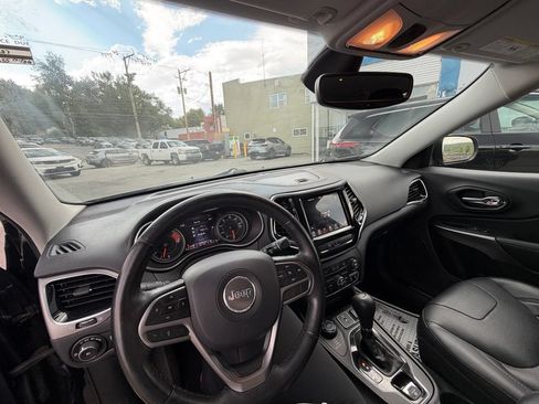 Used 2019 Jeep Cherokee Limited AWD/4WD image 21