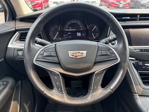 Used 2018 Cadillac XT5 Premium Luxury w/ Driver Assist Package AWD/4WD image 17