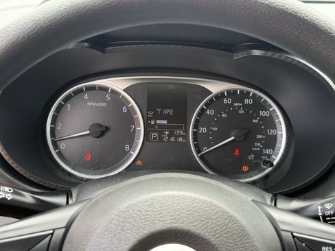 Used 2020 Nissan Versa S FWD image 17