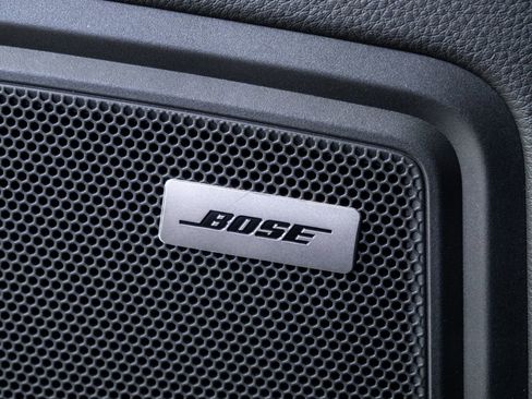 Certified 2025 Porsche Macan image 7