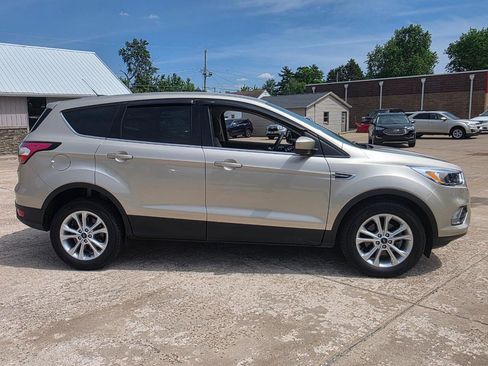 Used 2017 Ford Escape SE FWD image 22