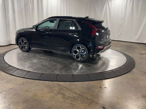 Certified 2025 Kia Niro SX Touring image 6
