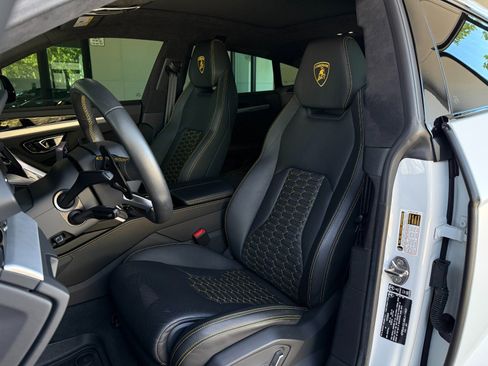 Used 2021 Lamborghini Urus image 20