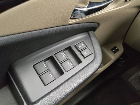 Used 2018 Honda Pilot Touring image 27