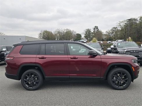 New 2025 Jeep Grand Cherokee L Limited image 2