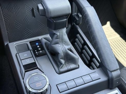 Used 2025 Toyota 4Runner SR5 RWD image 20