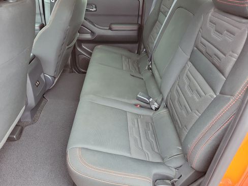 Used 2025 Nissan Frontier Pro-X RWD image 12